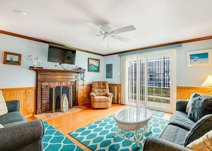 Royal Palm Court B5