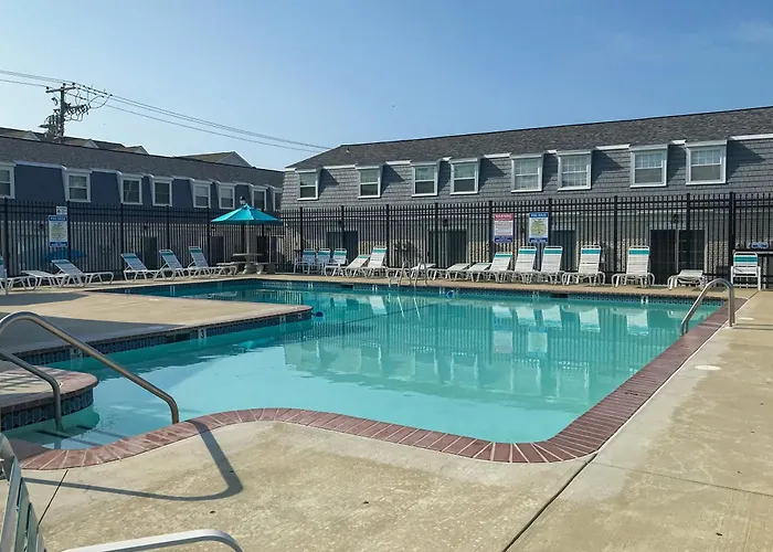 Royal Palm Court B5 *